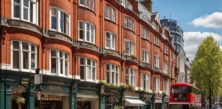 How to Buy a Flat in a New Building Correctly and as Favourably as Possible bus-london